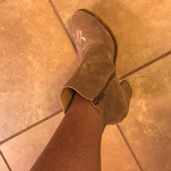 Lucky Brand booties with lots of life left in them - Picture 3 of 10